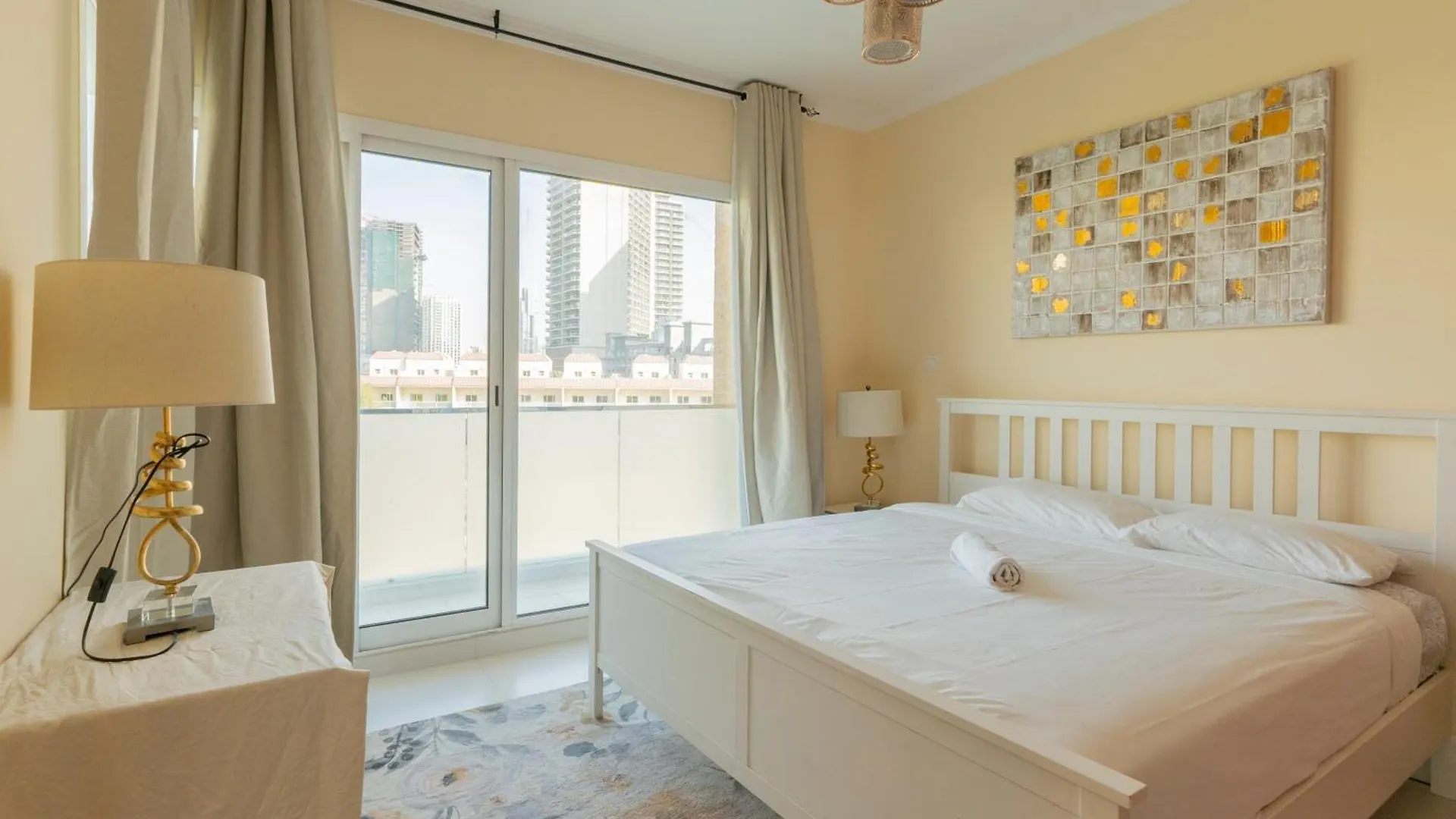 Homestay Luxurious Miracle Home Dubai