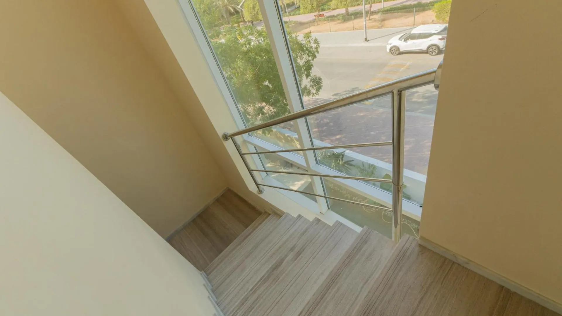 Luxurious Miracle Home Dubai Homestay