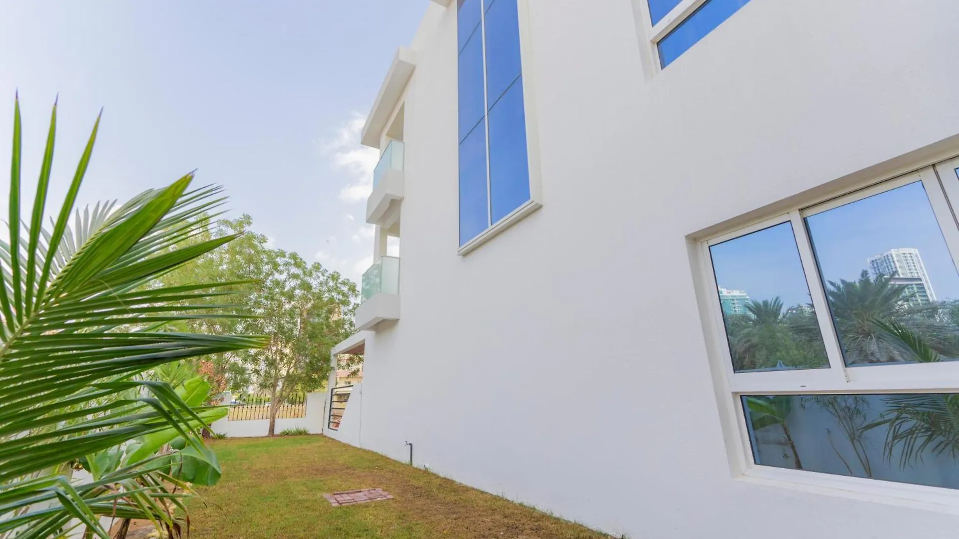 Luxurious Miracle Home Dubai United Arab Emirates
